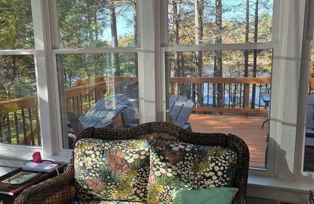 Lakefront home at Sweet Arrow Lake- 4 bedrooms, 2 bath, near Hershey & Knoebels