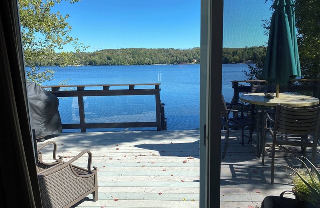 Lakefront home w/Kayaks, canoe & SUP on QUIET & PRIVATE lakenNEAR BETHEL WOODS