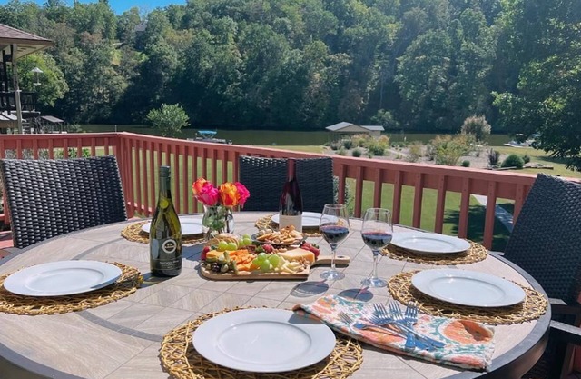 Lakefront Home w/Private Dock & MTB Trails Minutes from Bentonville