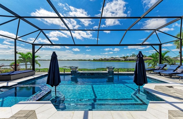 Lakefront Luxury Pool Spa Gym - Private Home with resort-like surroundings