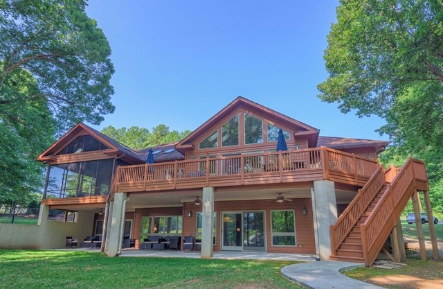 -Lakefront Relaxing Retreat-