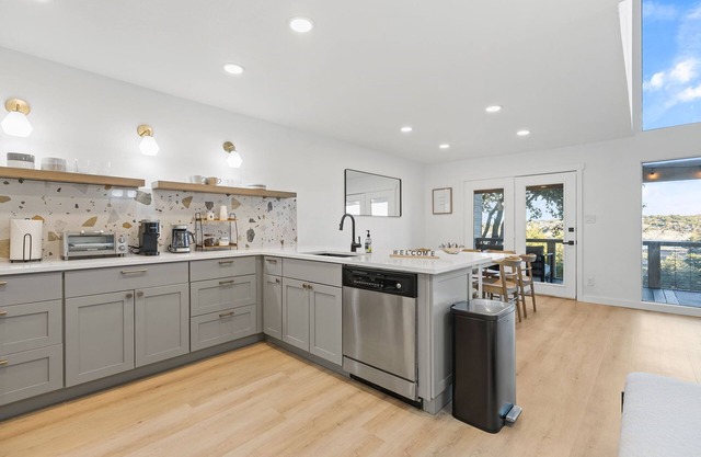 Lakefront Views and Sunsets