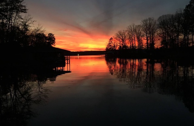 Lakehouse in a Protected Cove with Striking Views of Lake Tillery!