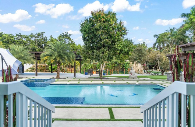 Lakes of Dreams Miami- Farmhouse with private lagoon.The Perfect Place