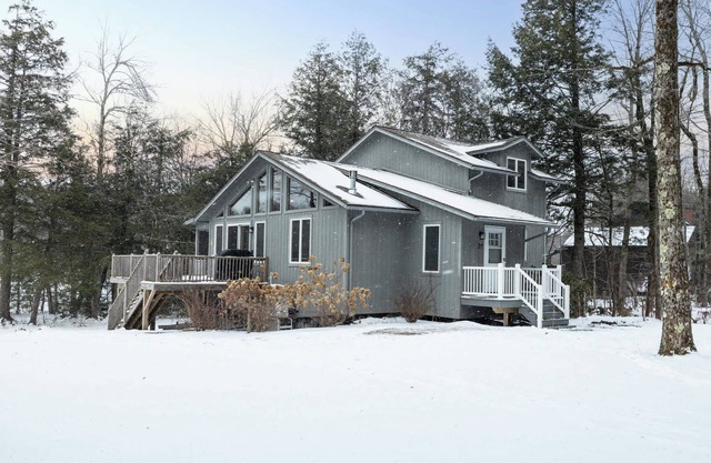 Lakeside 3-BR Berkshires Residence