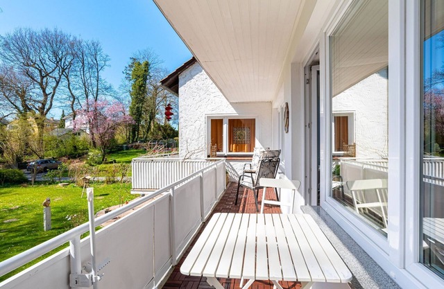 Lakeside Comfort with Balcony