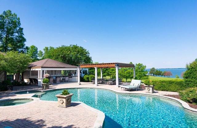 Lakeside Getaway: Pool, Sauna, 2BR Over Garage Condo and RV, Fishing, Playground, Basketball Court!