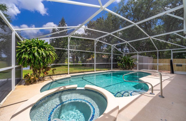 Lakeside Paradise, the ultimate vacation home minutes from Walt Disney World
