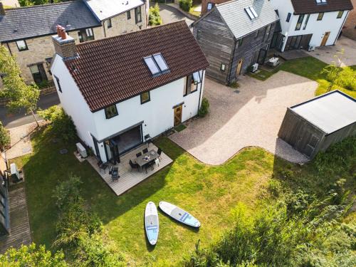 Lakeside property with spa on a nature reserve Bulrushes BV04