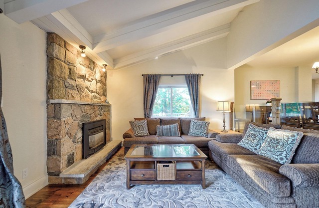 Lakeview from Living Room/Great Fishing/Gaming