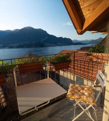 Lakeview Jonny house on the roofs