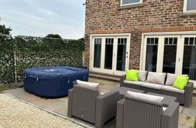 Lamb's Pasture Cottage: Your Serene Retreat