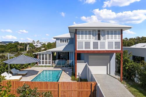 Lambent - Casuarina House