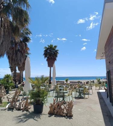 LAMBERTI Beach Apartment - 150 m from the sea - just renewed - WIFI