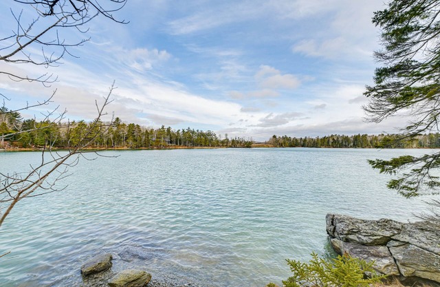 Lamoine Cabin w/Deck ~ 16 Mi to Acadia Nat’l Park