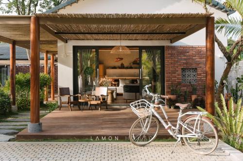 LaMon House - Venue Travel