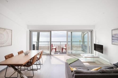 Lancing beach apartment.