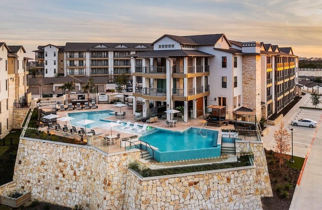 Landing | Amazing 2BD, Clubhouse, Pool