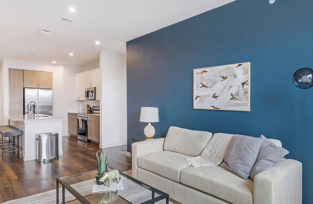 Landing | Amazing 2BD, Pool, Clubhouse