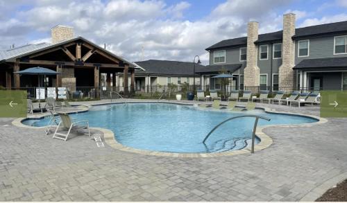 Landing Apartments - Waller