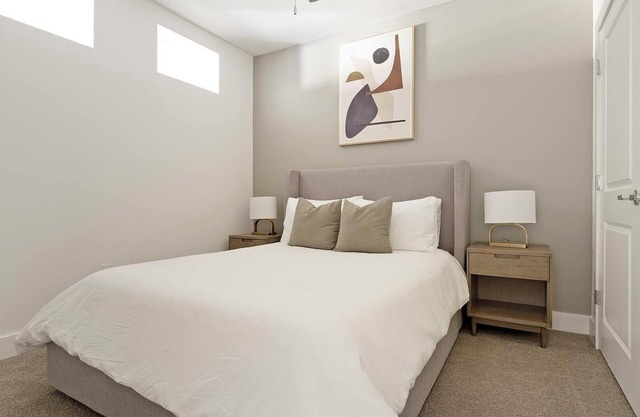 Landing | Chic 1BD, Pool, Gym