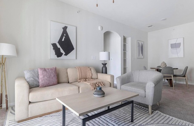 Landing | Chic 2BD, Clubhouse, Pool