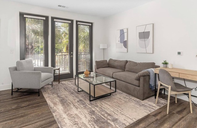 Landing | Spectacular 2BD, Gym, Pool