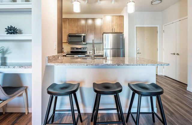 Landing | Spectacular 2BD, Gym