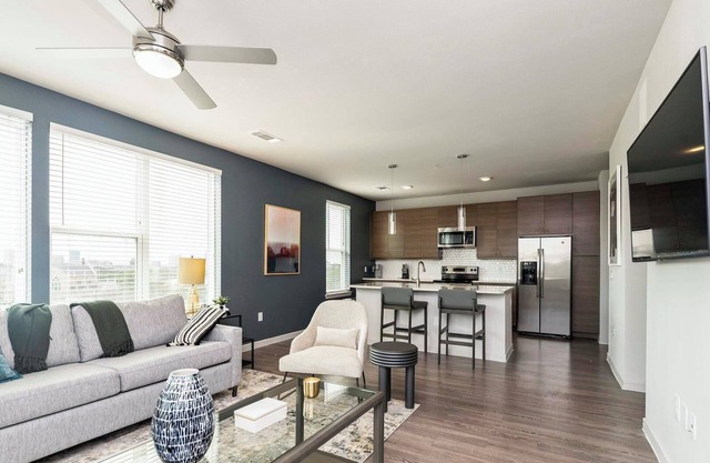 Landing | Stunning 2BD, Clubhouse, Gym