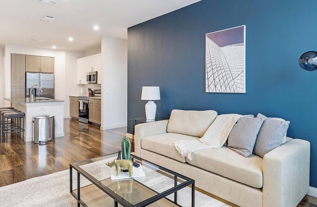 Landing | Stylish 2BD, Clubhouse, Pool