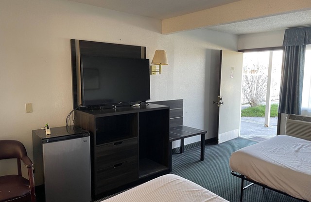 Landmark Inn