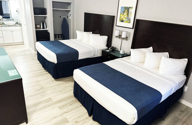 Lantern Inn & Suites