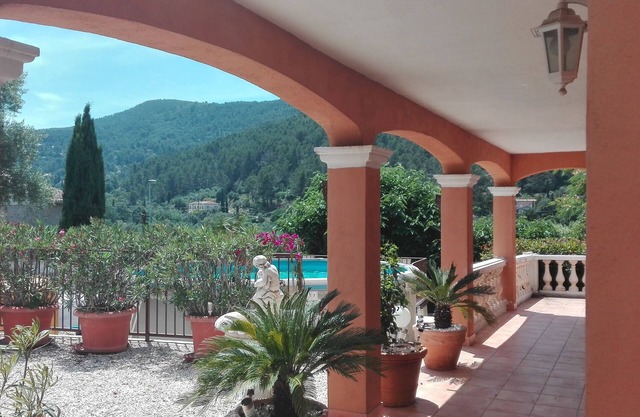 Large and lively family villa in the heart of Provence