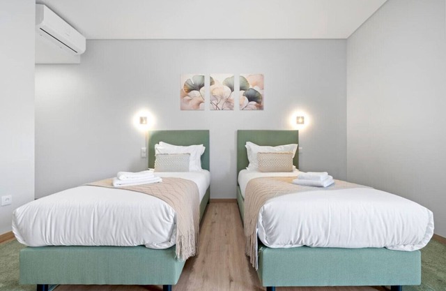 Large Double or Twin Room Q6