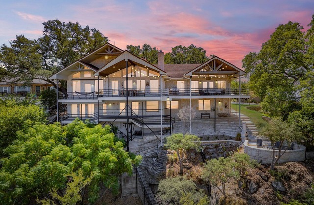 Large Group Fave - Huge Patios, BBQ Grill, Views