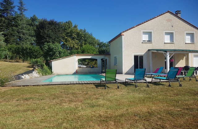 Large house 15 persons coteaux de gascogne en lot et garonne with swimming pool