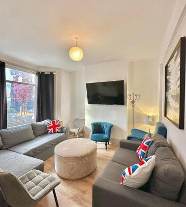 Large house in Central 105