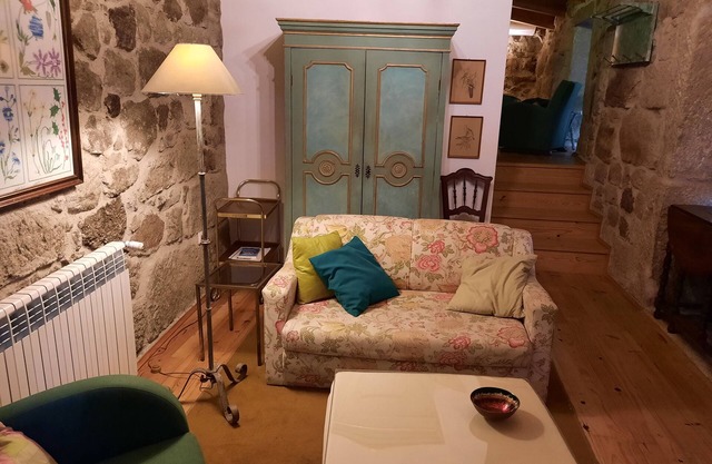 LARGE HOUSE IN JUNCAIS - PARADISE 2