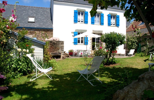 Large house Morbihan Groix Island oceanfront beach rental Locmaria 10 places