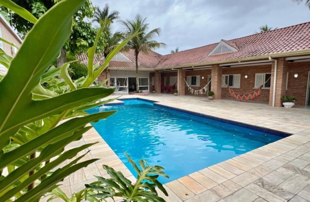 Large House With Pool Guaruja