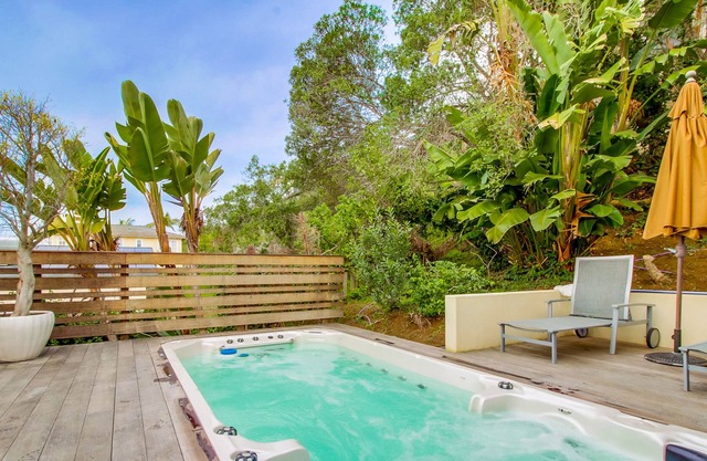 Large & modern home close to the ocean w/private washer/dryer - 1 dog welcome