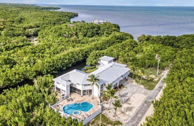 Large Oceanfront Private Oasis perfect for a Wedding, Family or Corporate Event