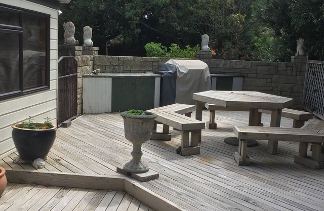 Large spacious family home 3 minutes drive to beach