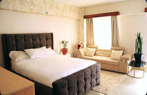 Large Studio In Heart of Westlands