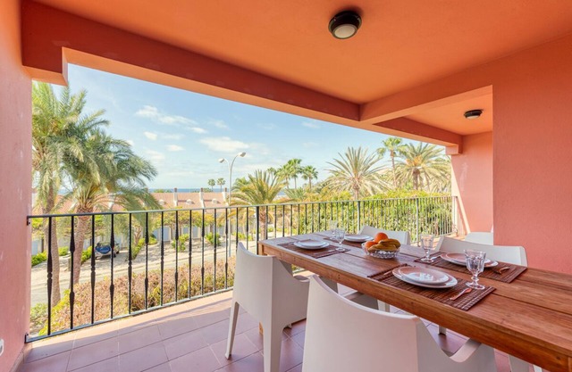 LARGE TERRACE WITH SEA VIEWS IN PASITO BLANCO