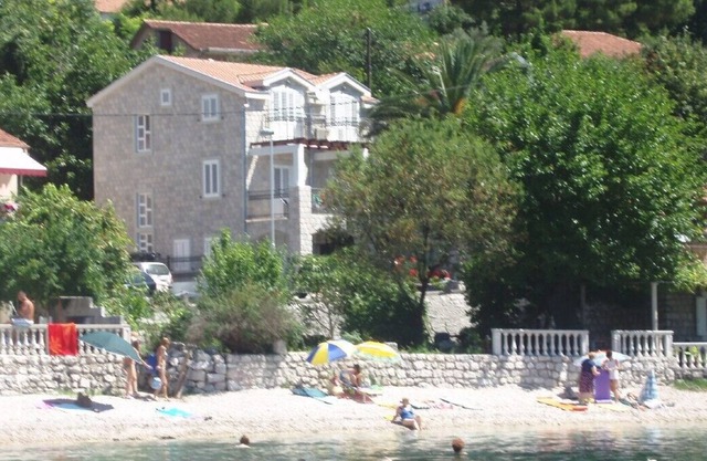 Large villa, family friendly in Orahovac near 2 Restaurants, 20m Beach,Nr Kotor