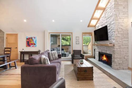 Large Village loft with Private Hot Tub and Private Sauna