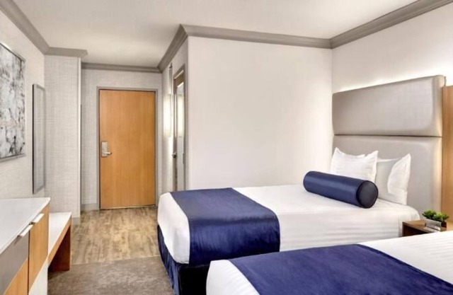 Las Vegas Vacation! 3 Comfortable Units, 2 Pools, Game Room and Casino!