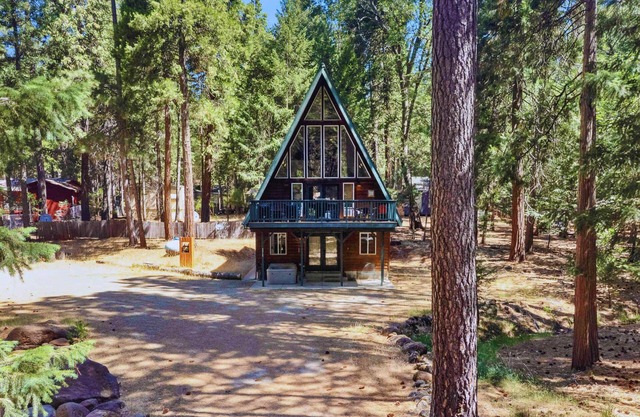 Lassen A-Frame Cabin w/Hot Tub