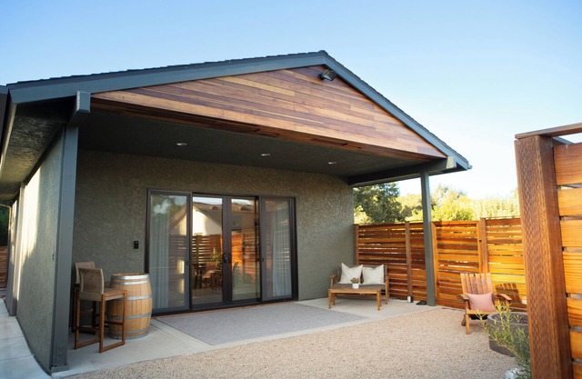 Lasso Lodge ~ Walking distance to wine tastings and restaurants!nKing size bedn